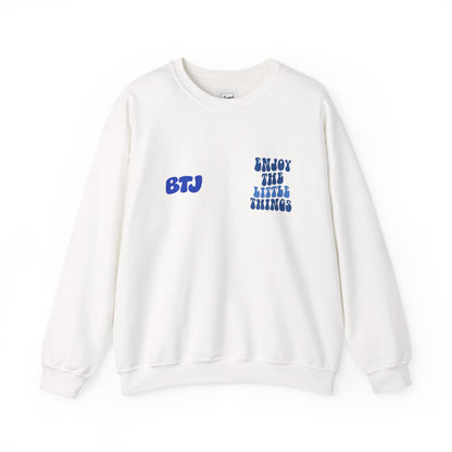 LITTLE THINGS SWEATSHIRT